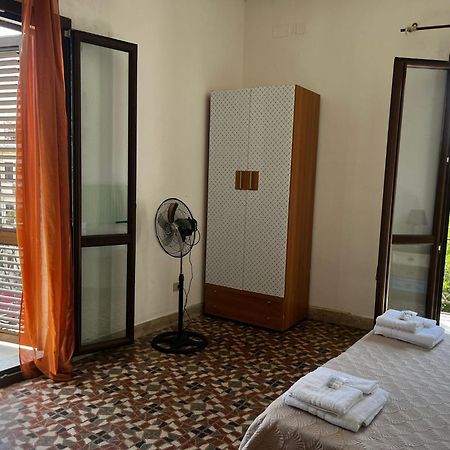Mille Lire Peppe'S Home Palermo Bagian luar foto