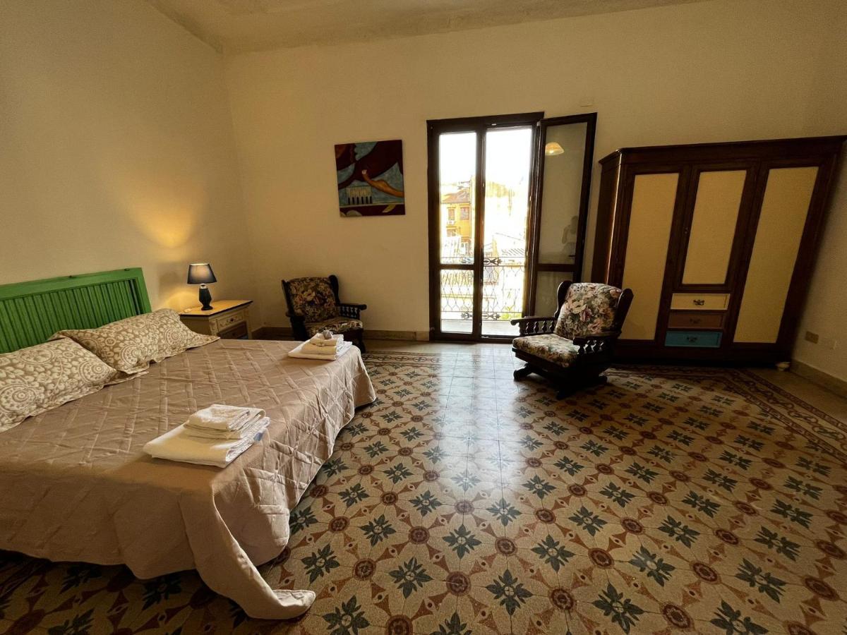 Mille Lire Peppe'S Home Palermo Bagian luar foto