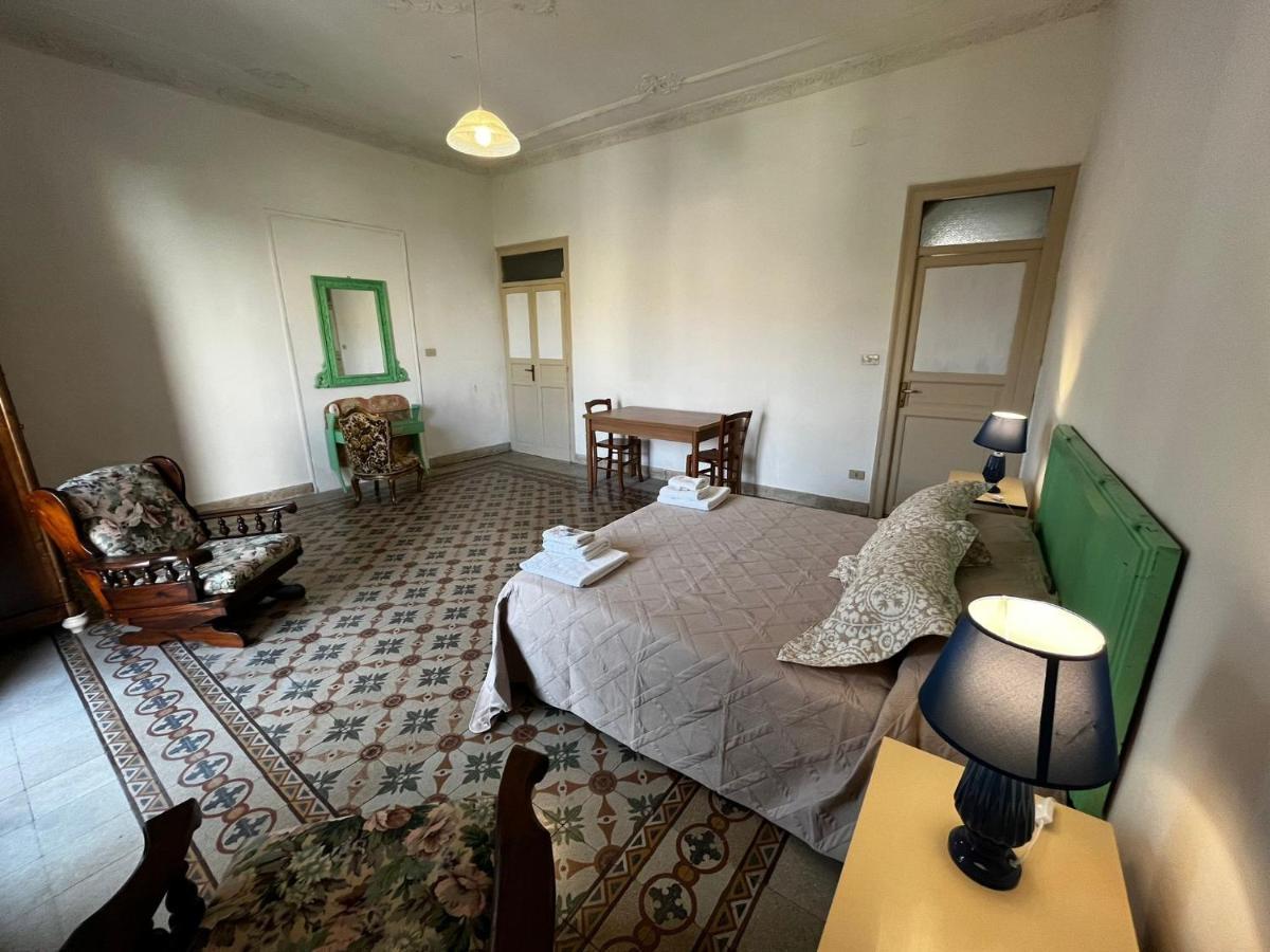 Mille Lire Peppe'S Home Palermo Bagian luar foto