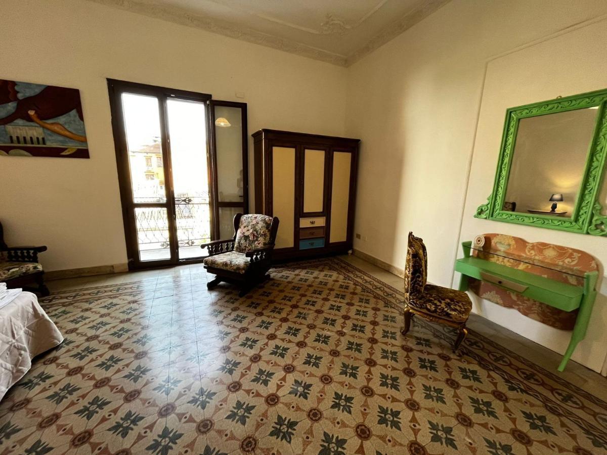 Mille Lire Peppe'S Home Palermo Bagian luar foto