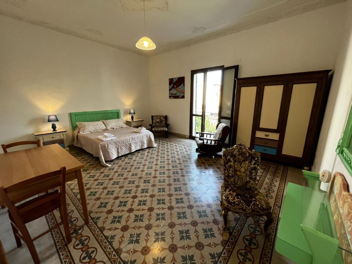 Mille Lire Peppe'S Home Palermo Bagian luar foto